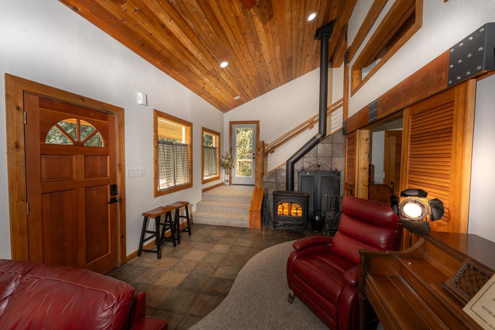 Cedar Cabin Near Silverwood Spirit Lake Exterior photo